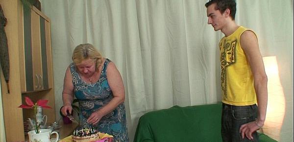  Son in law bangs bangs old plumper from behind